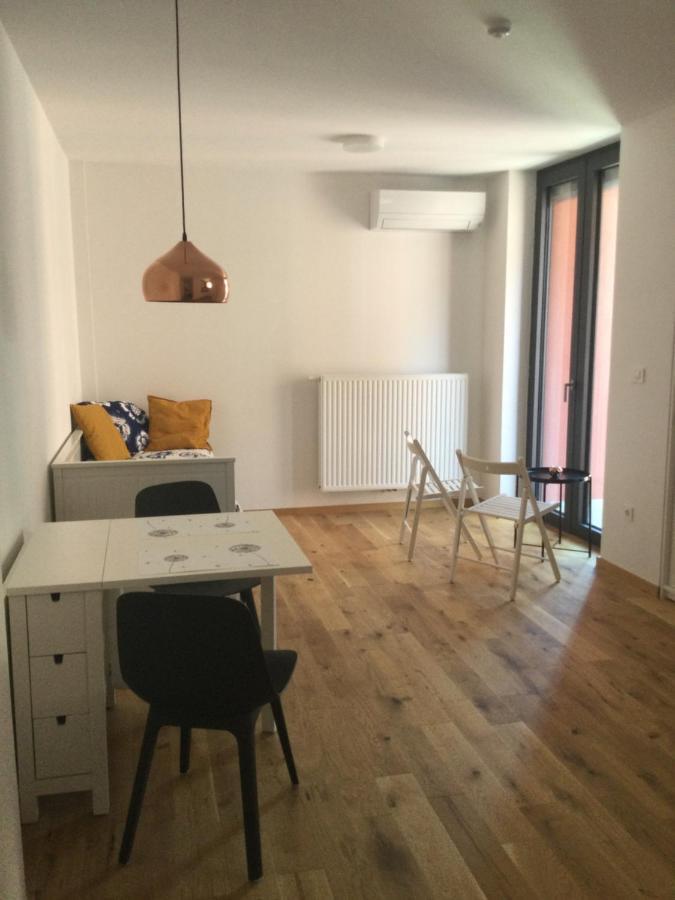 Lovely Studio Appartment With Patio Near The Sea Копер Экстерьер фото