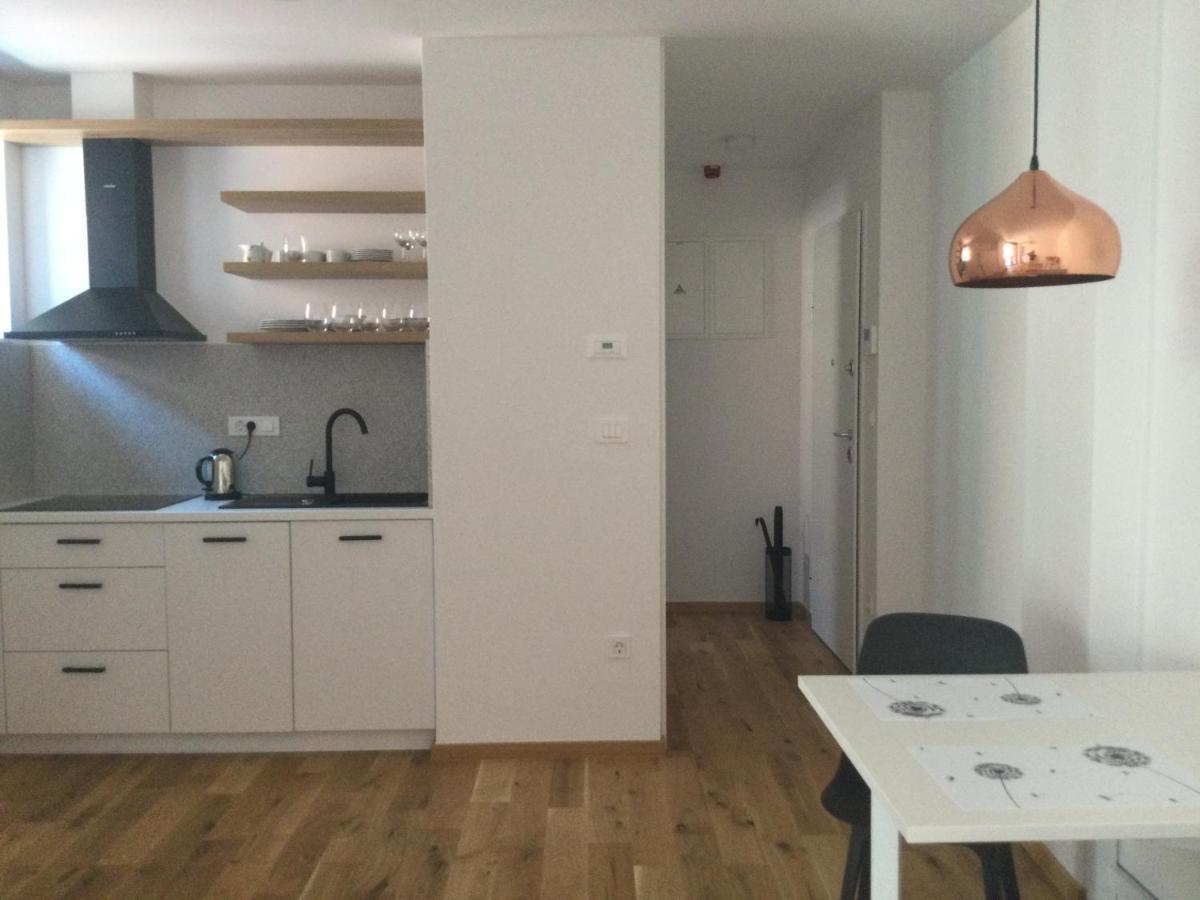Lovely Studio Appartment With Patio Near The Sea Копер Экстерьер фото